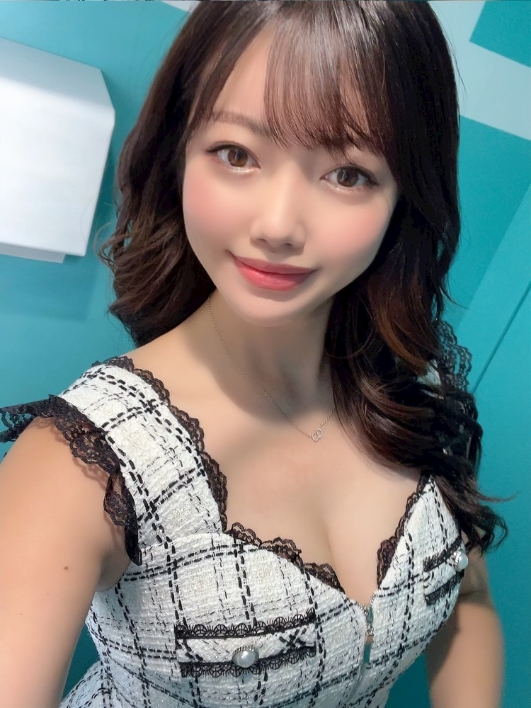 妃 えりな