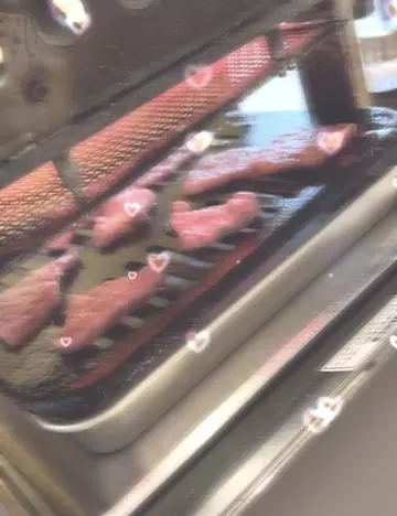 芹沢 あいな