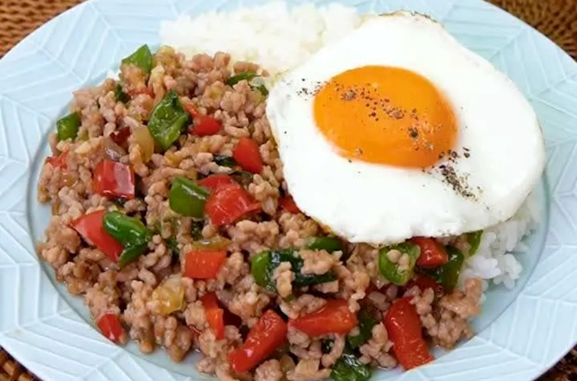 エミ （スタッフ）