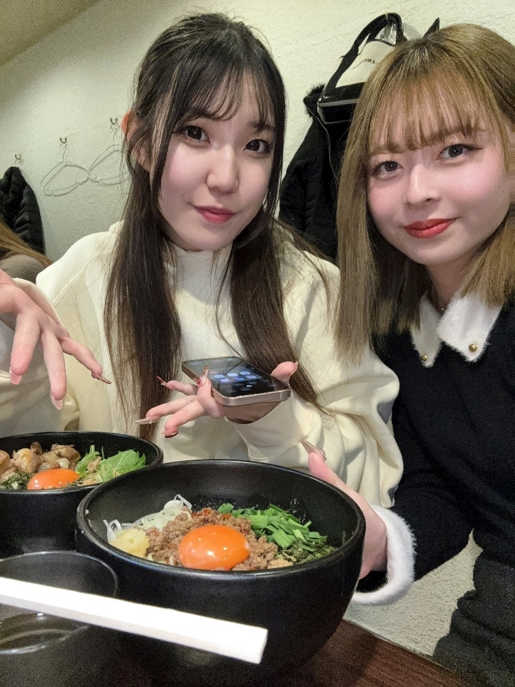 な つ