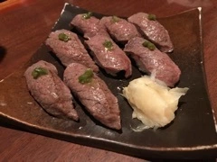 早坂 ゆい