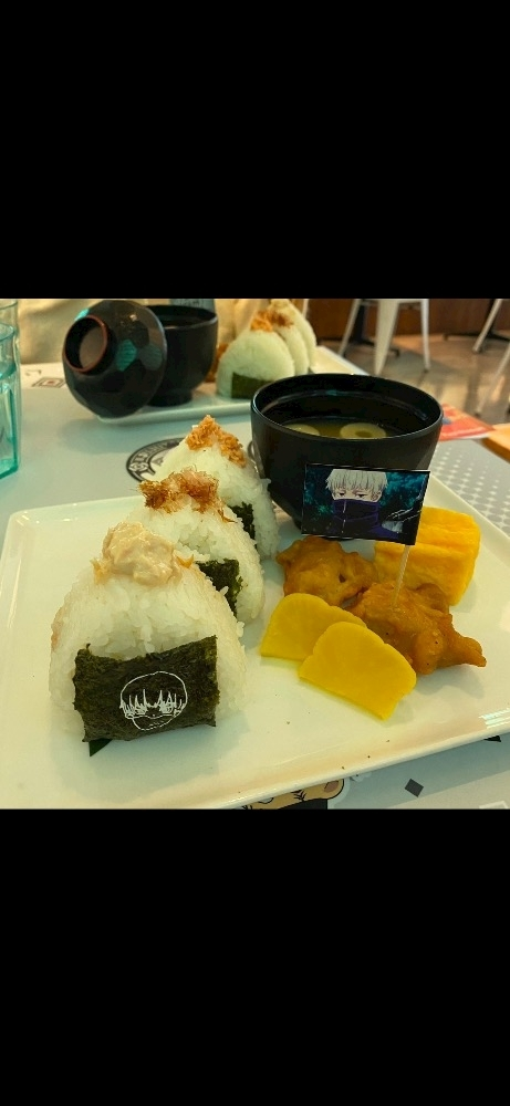 な つ