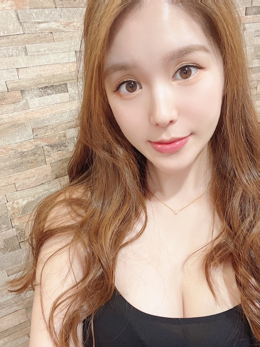 黒輝 りさ