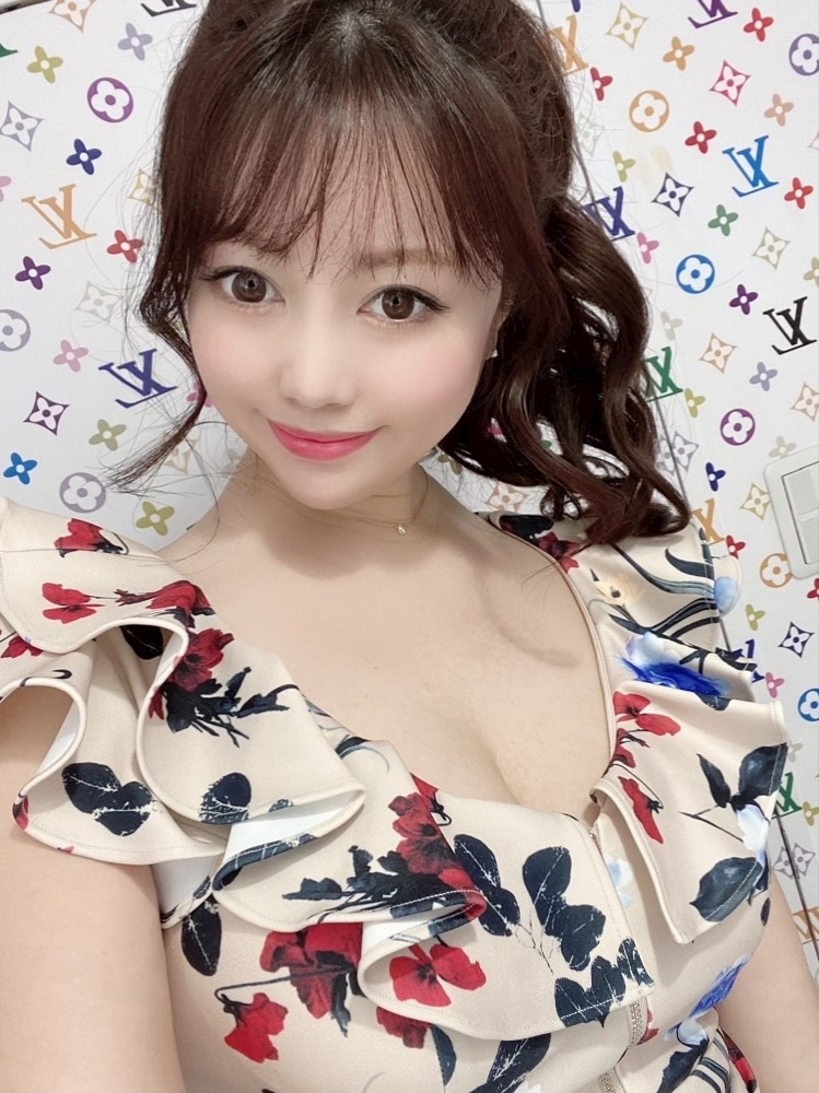 妃 えりな