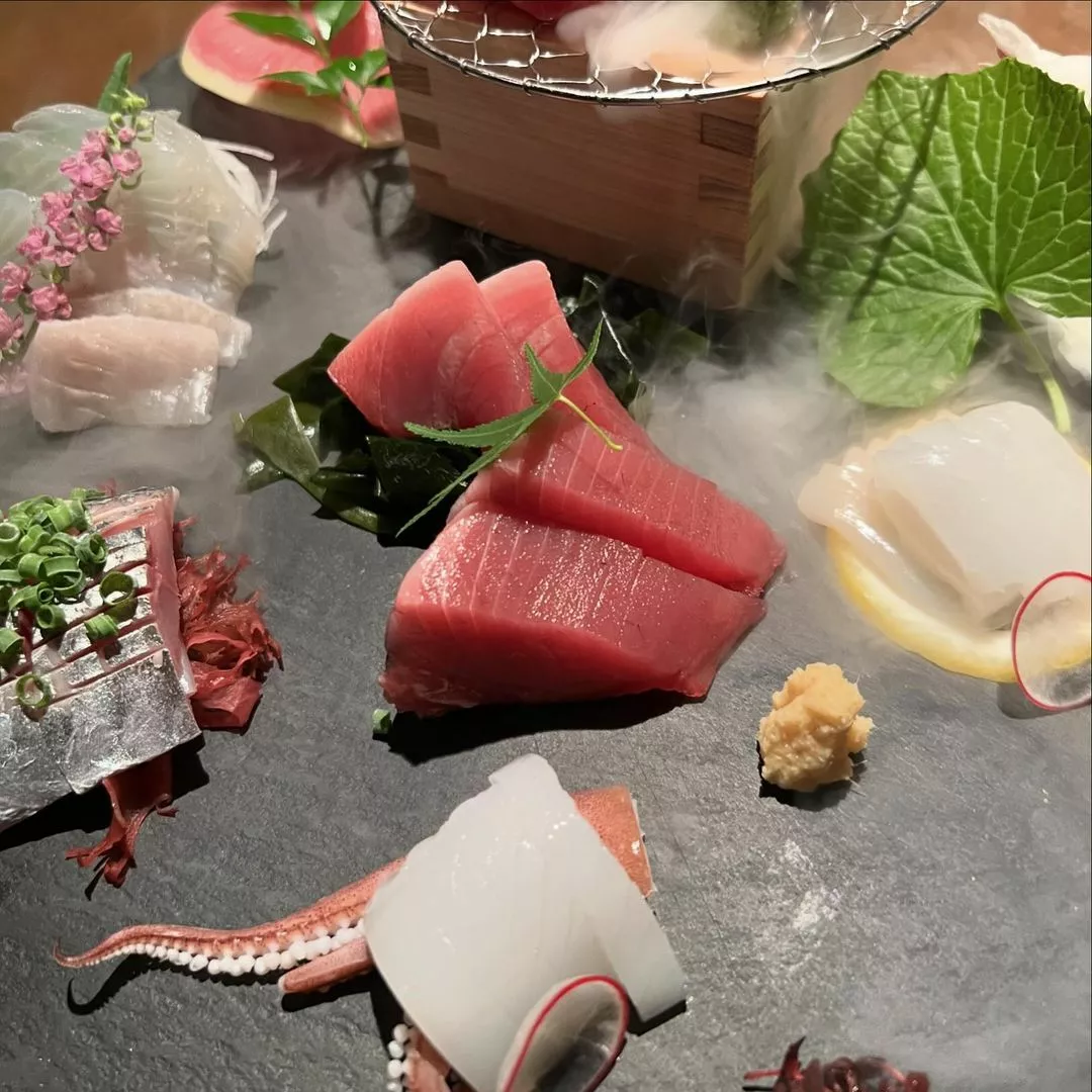 マユ