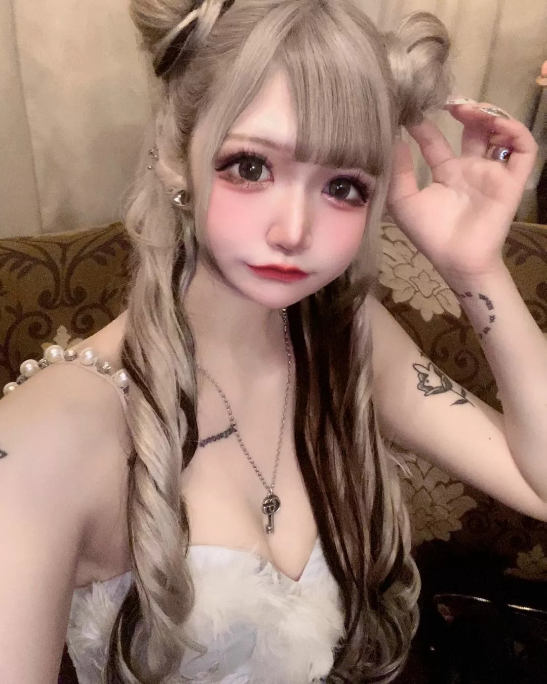 めい