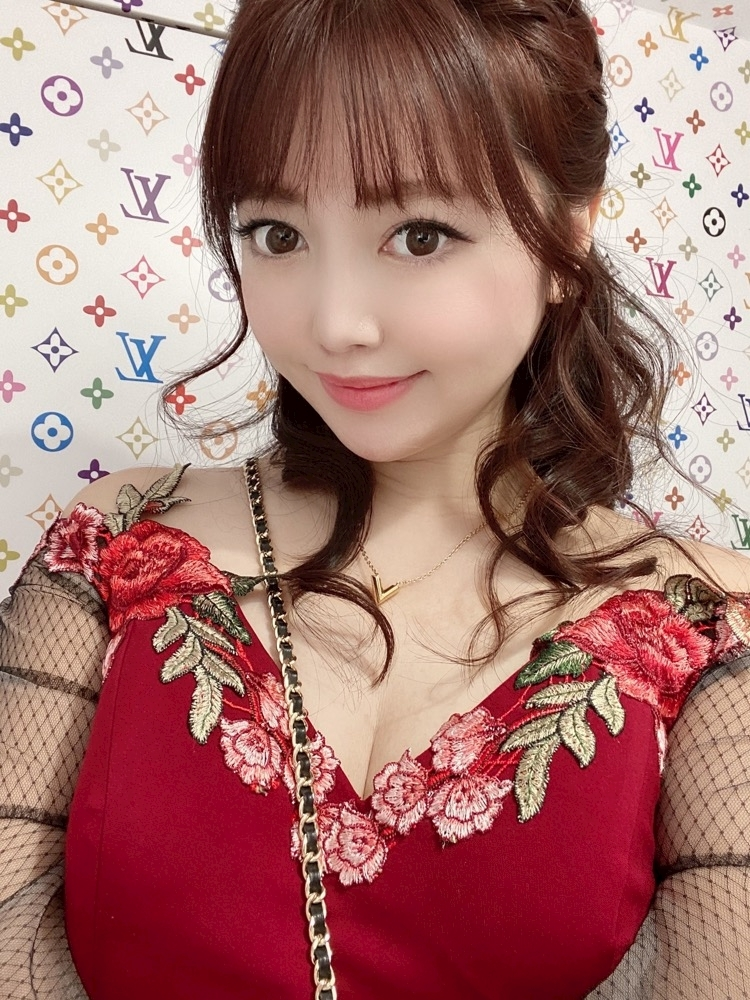 妃 えりな