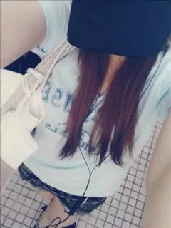 愛羽 仁美
