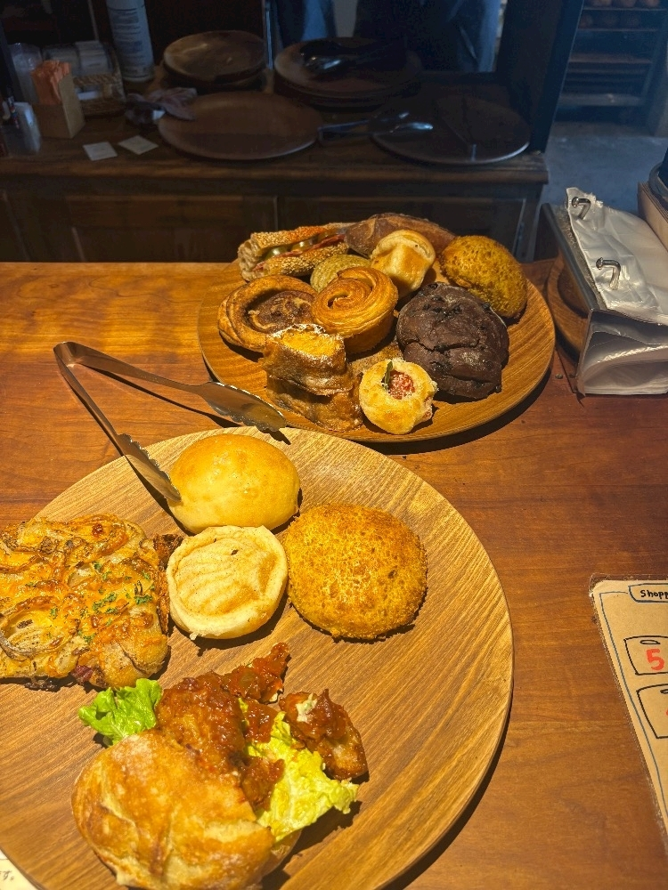 佐野 エマ