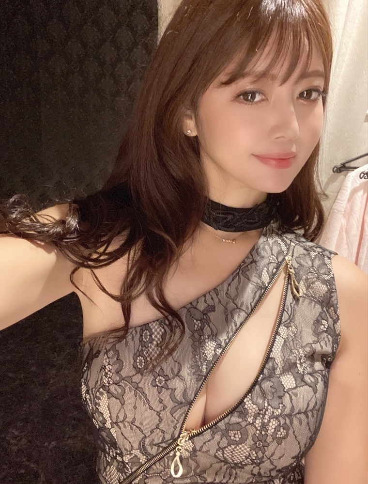 妃 えりな