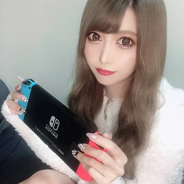 水城 りあ