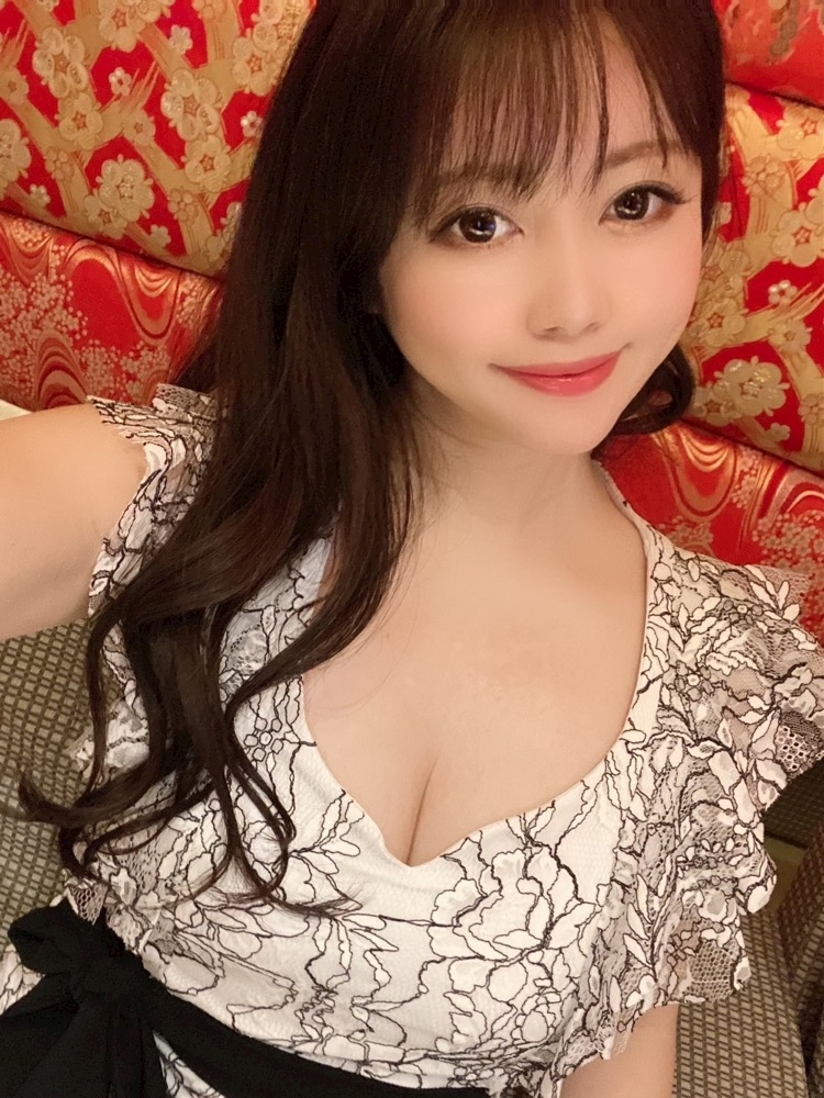 妃 えりな