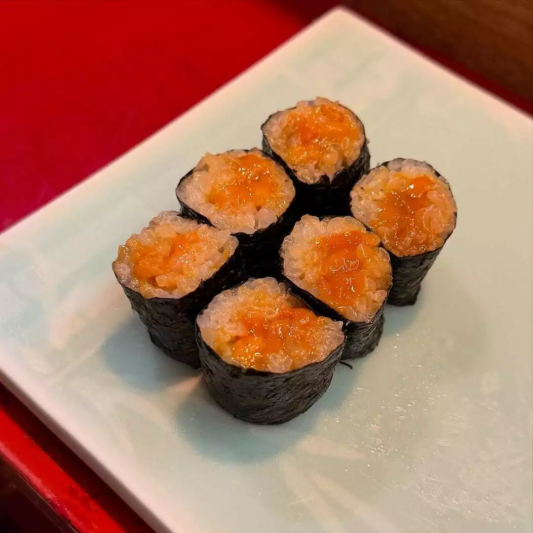 マユ