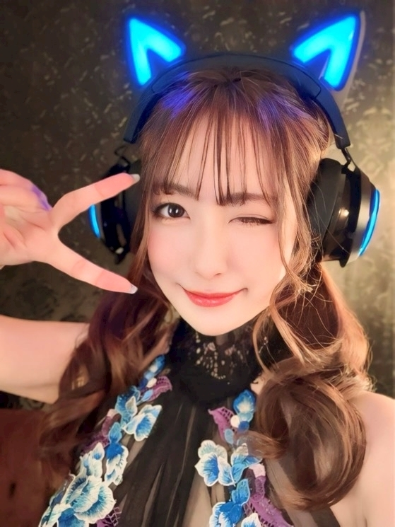 朔間 まりな
