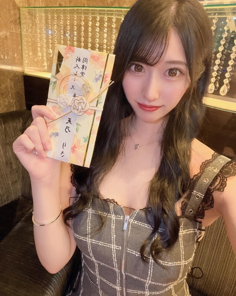 天乃 りさ