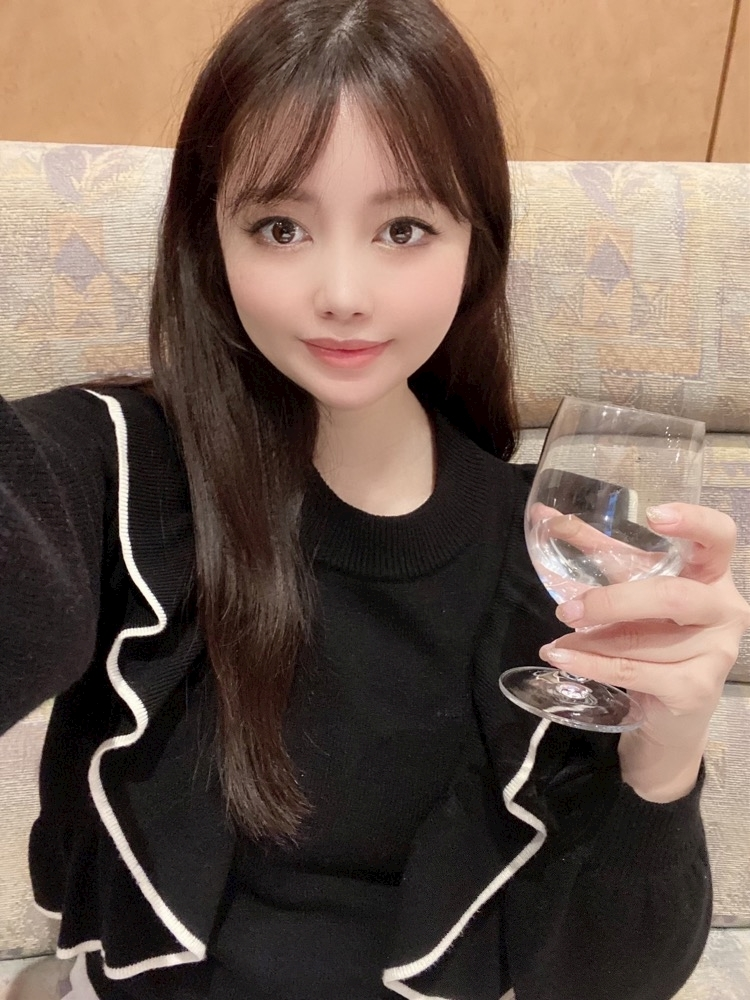 妃 えりな