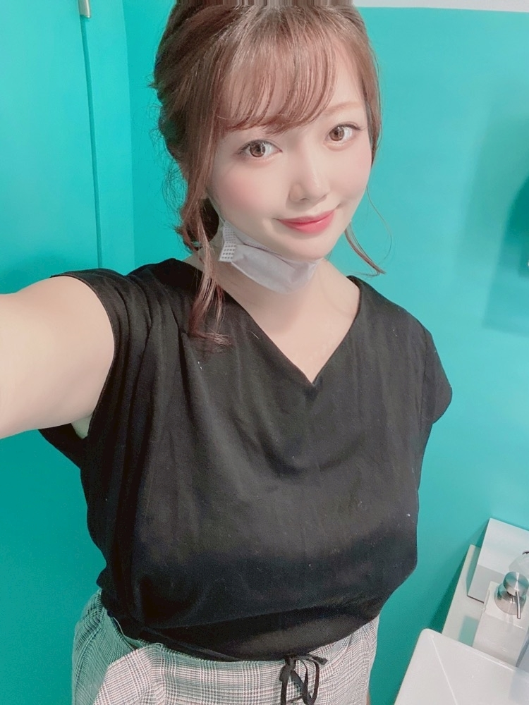 妃 えりな