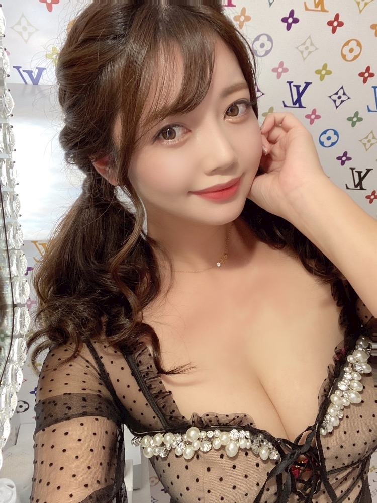 妃 えりな