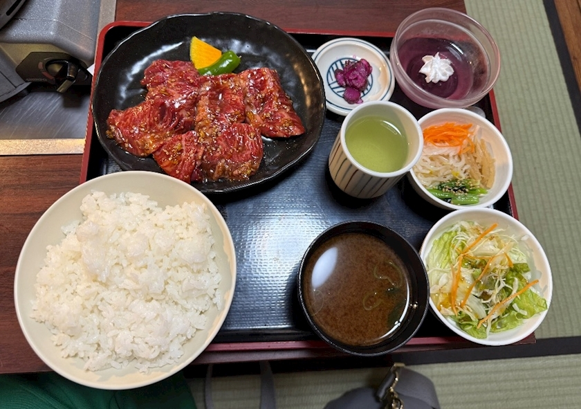 朝倉 しおり