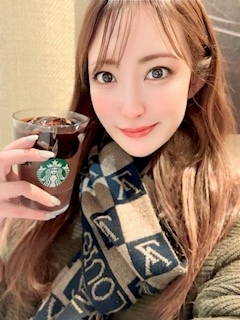 朔間 まりな