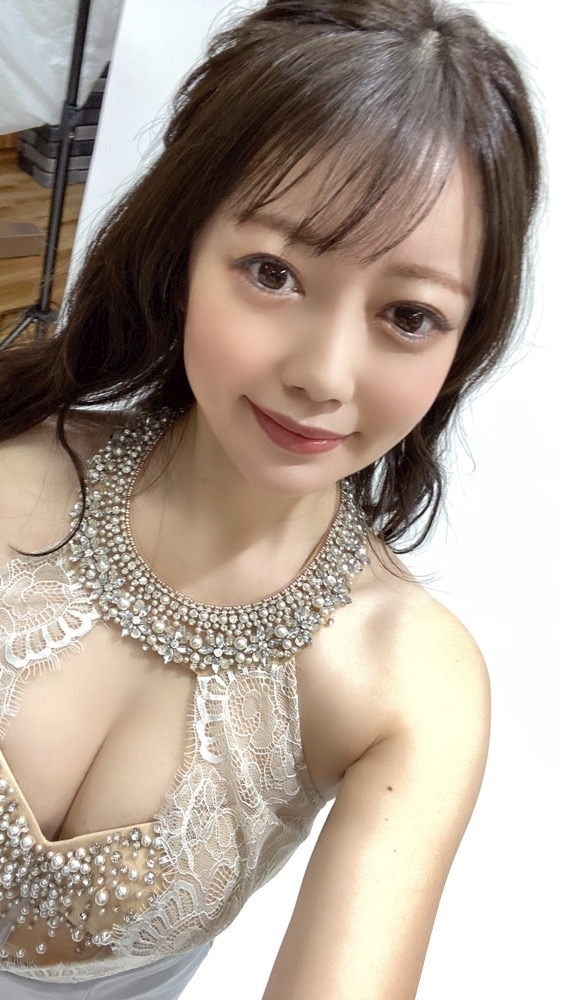 妃 えりな