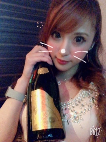 一咲 エム