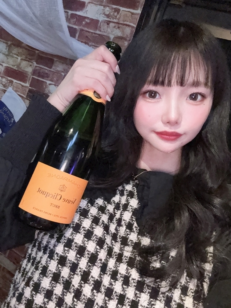 あみな
