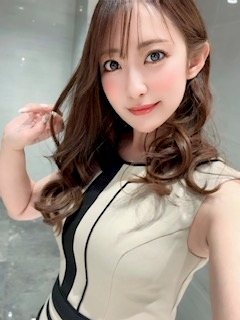 朔間 まりな