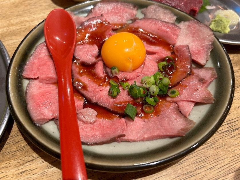 麗日 ひな