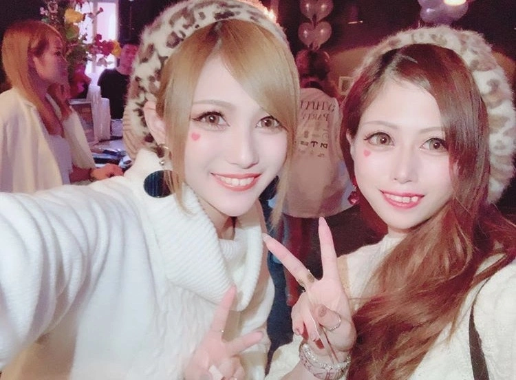 あいな