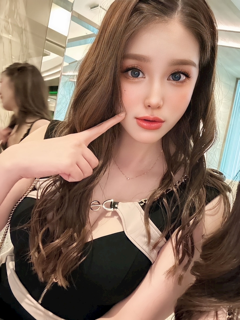 黒輝 りさ