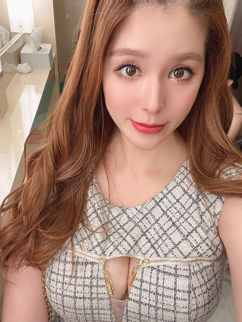 黒輝 りさ