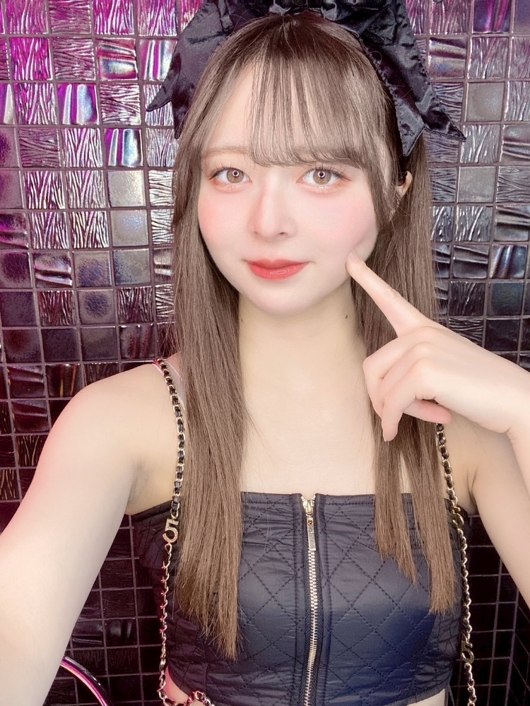 な つ