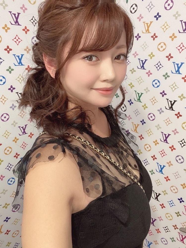 妃 えりな