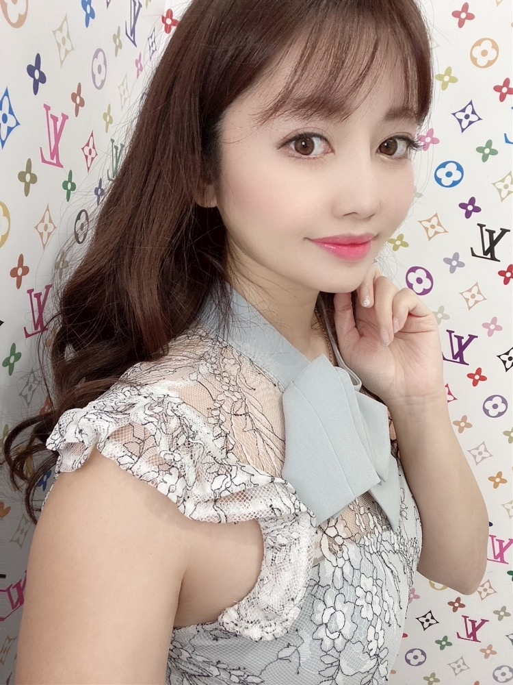 妃 えりな