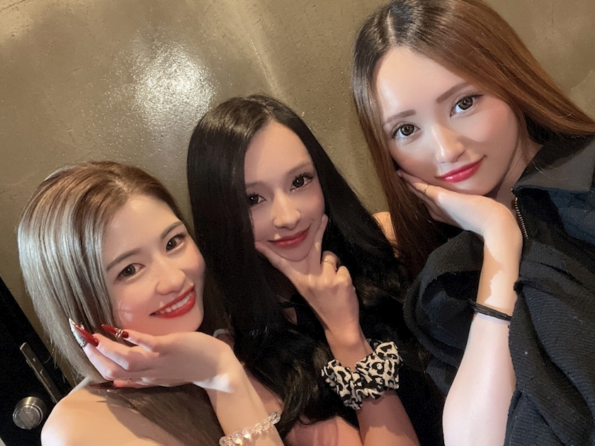 あや