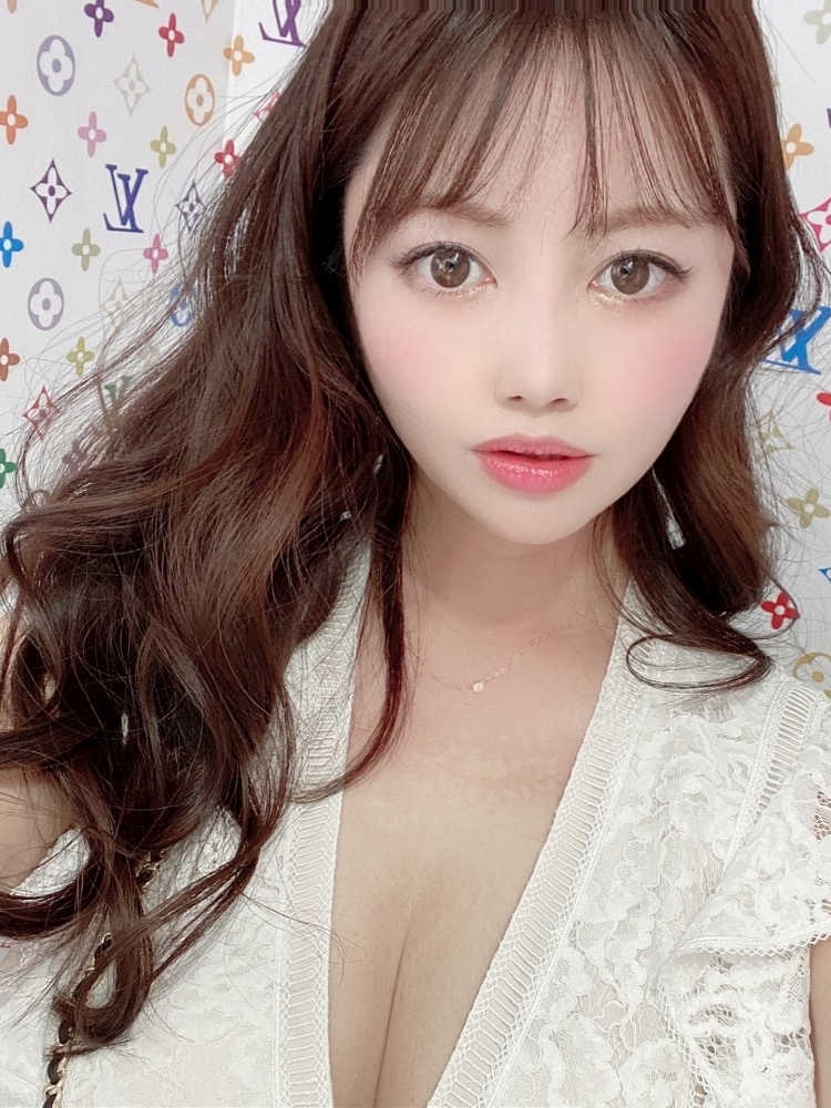 妃 えりな