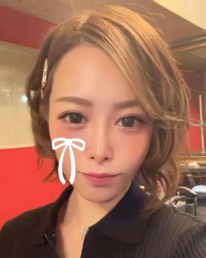華咲 レオナ
