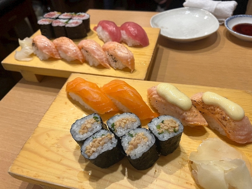 ティラノまな