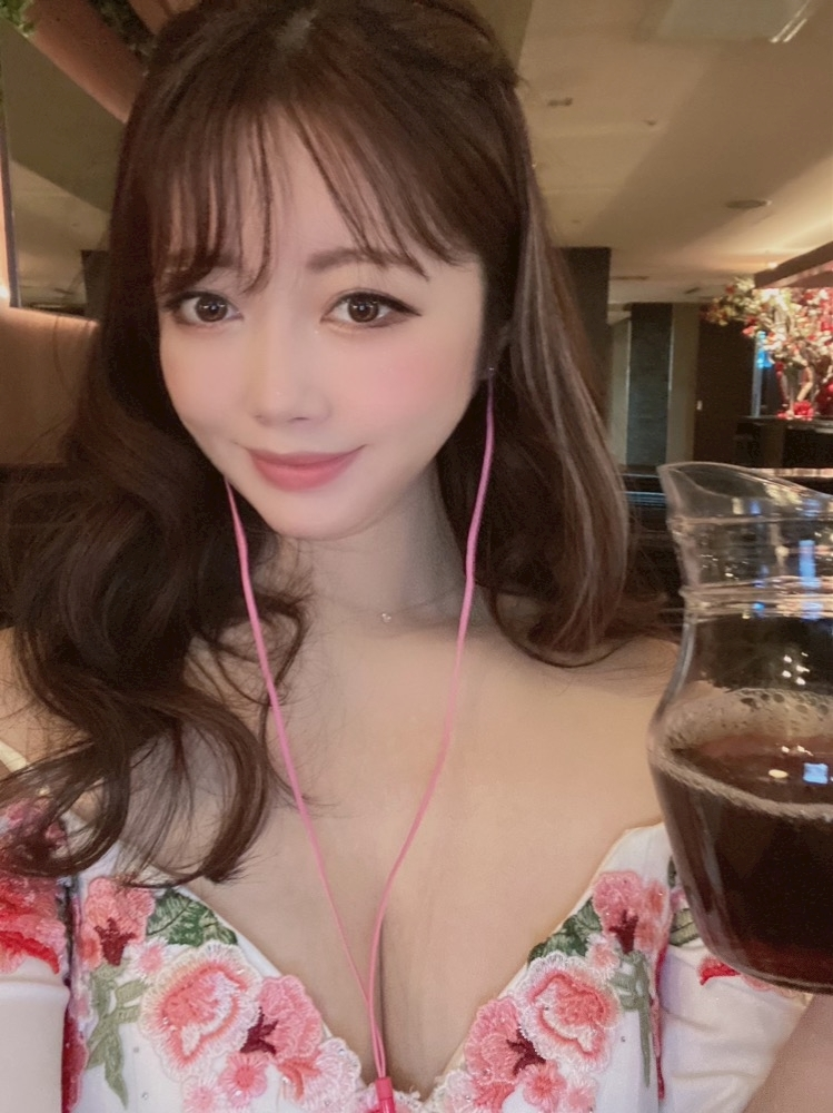 妃 えりな
