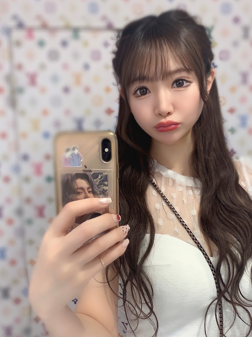 葉月 りほ