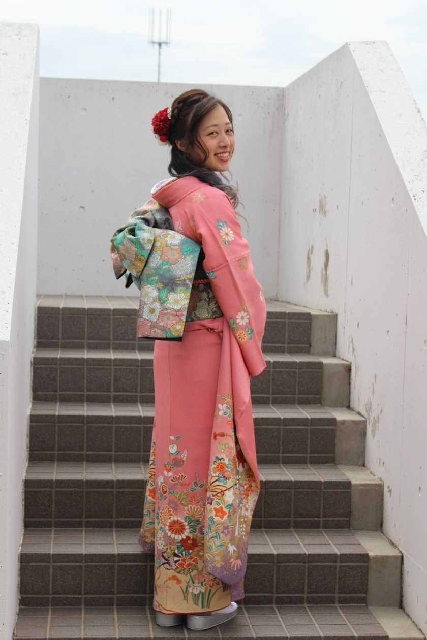 美月 ひな