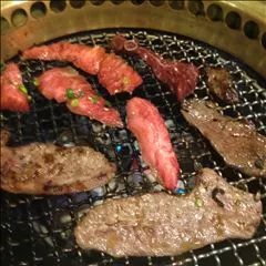 愛羽 仁美