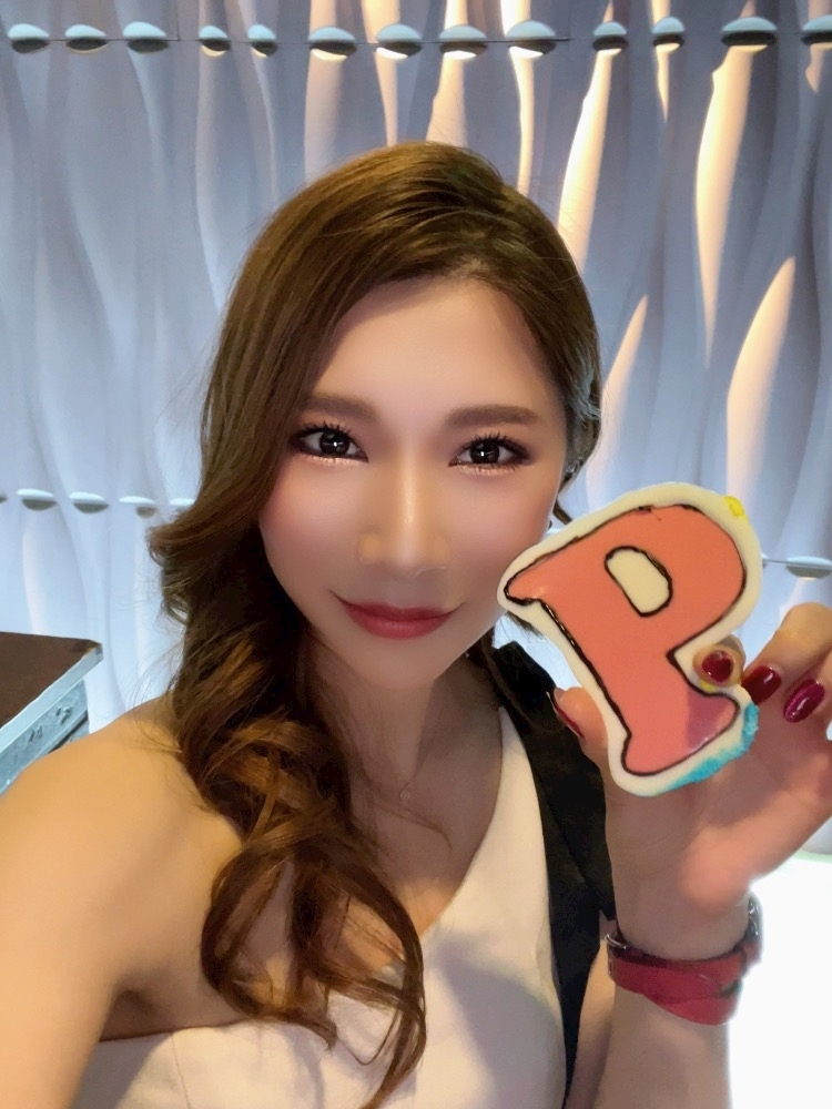 愛羽 仁美