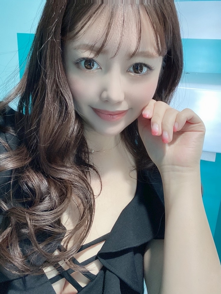 妃 えりな