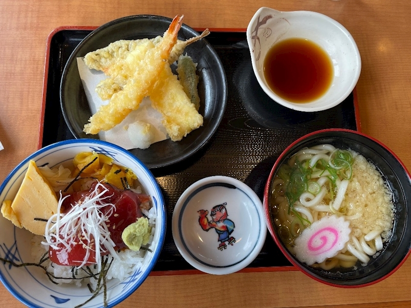 朝倉 しおり