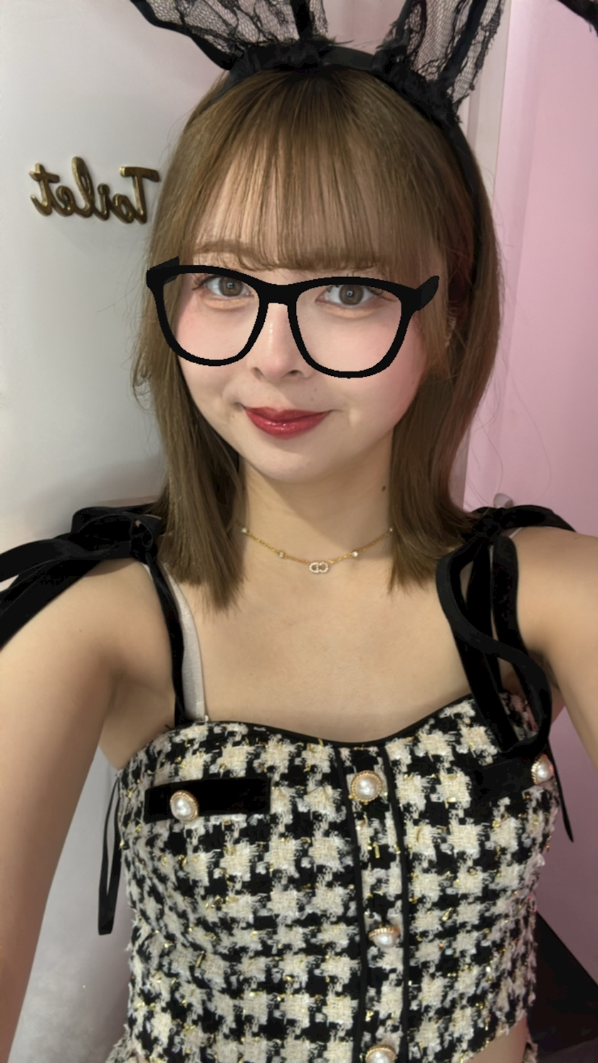 な つ