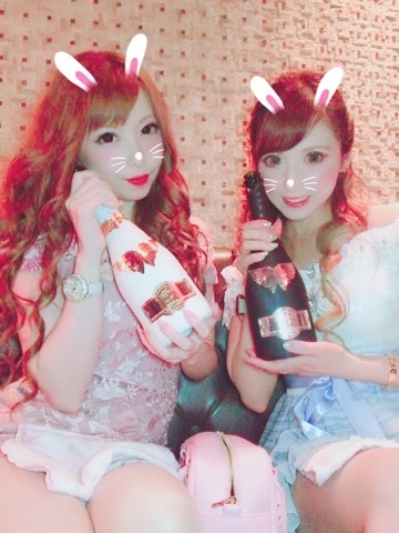 一咲 エム