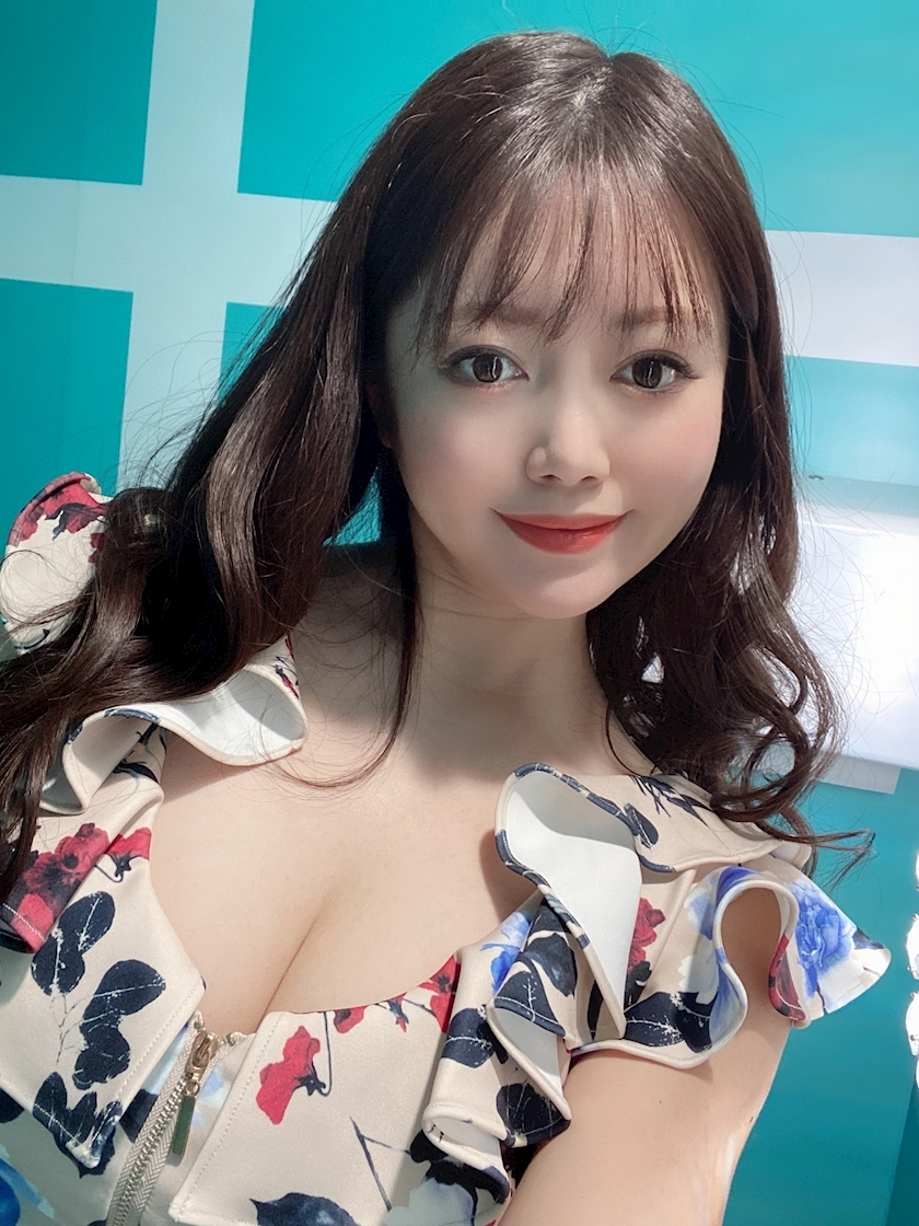 妃 えりな