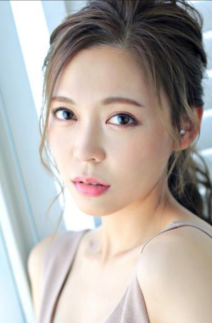 妃 えりな